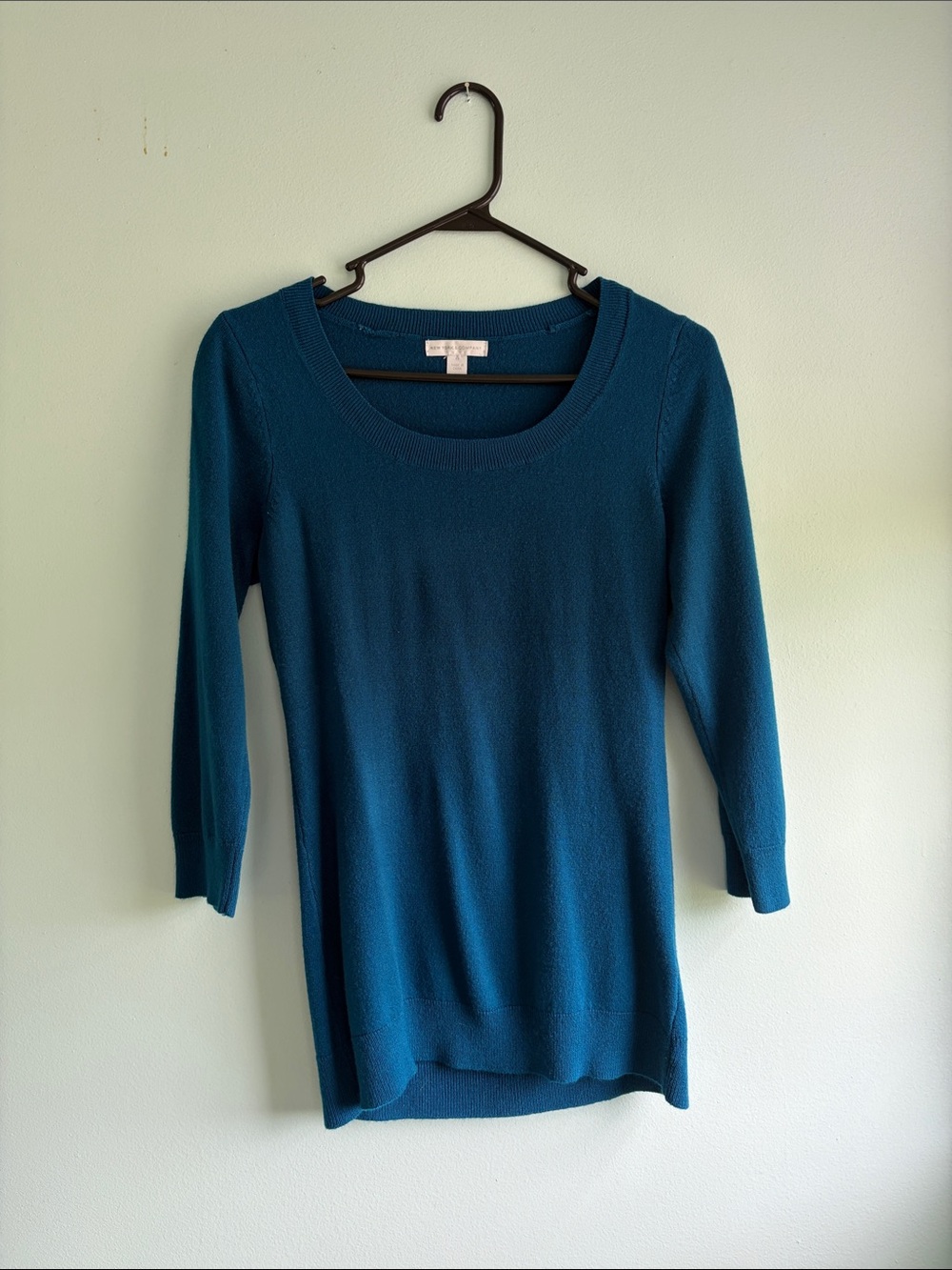 Women’s blue sweater by New York & Company